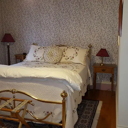 Holidae House Bed & Breakfast-3